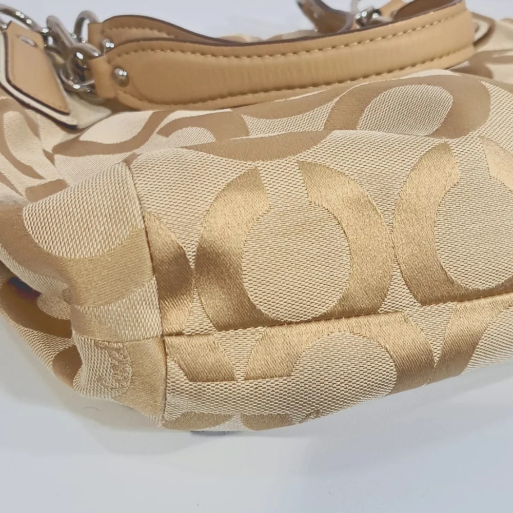 Coach Classic Bag in Mint Condition!
